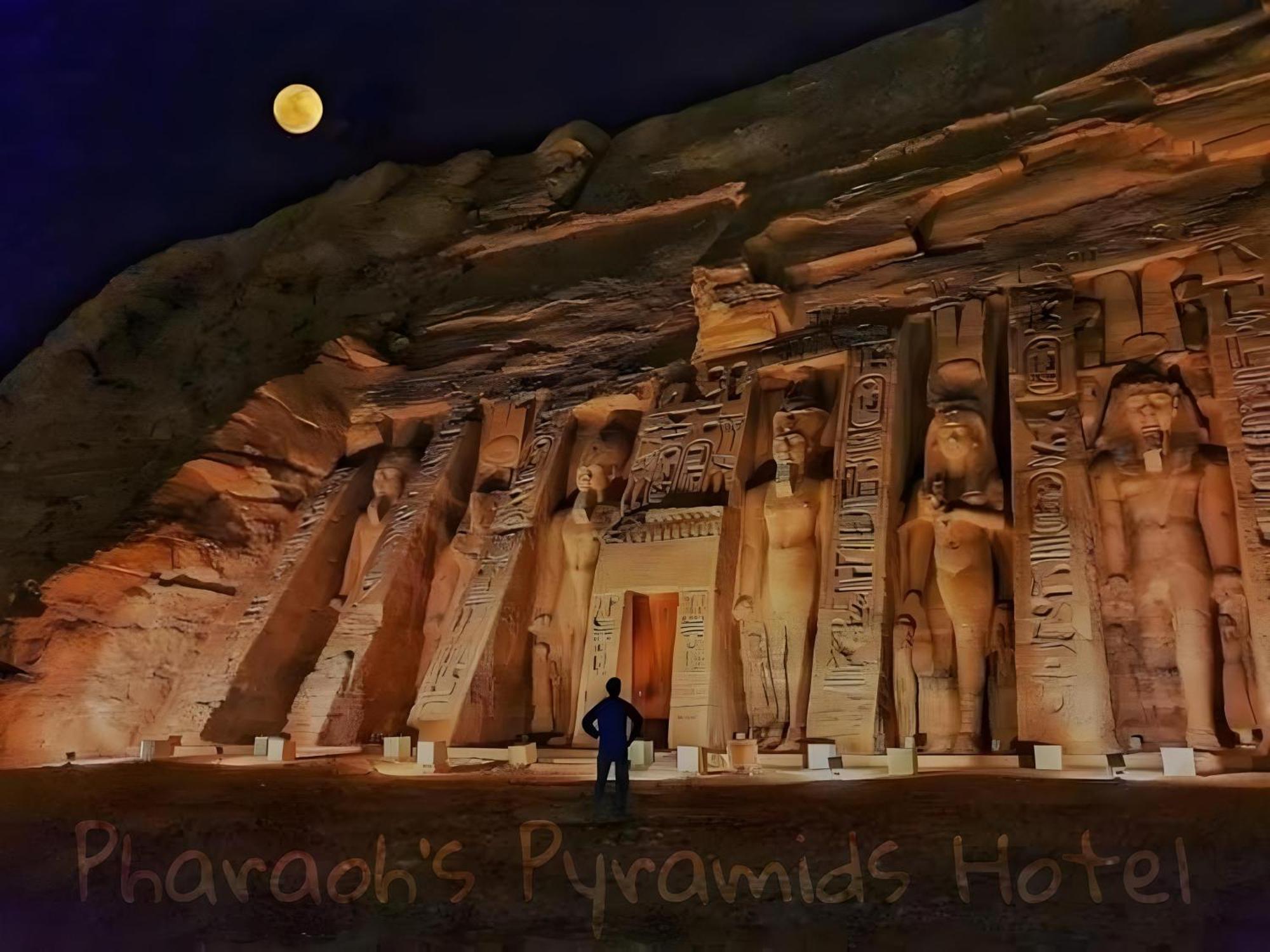 Hotel Pharaohs Pyramids Crypt