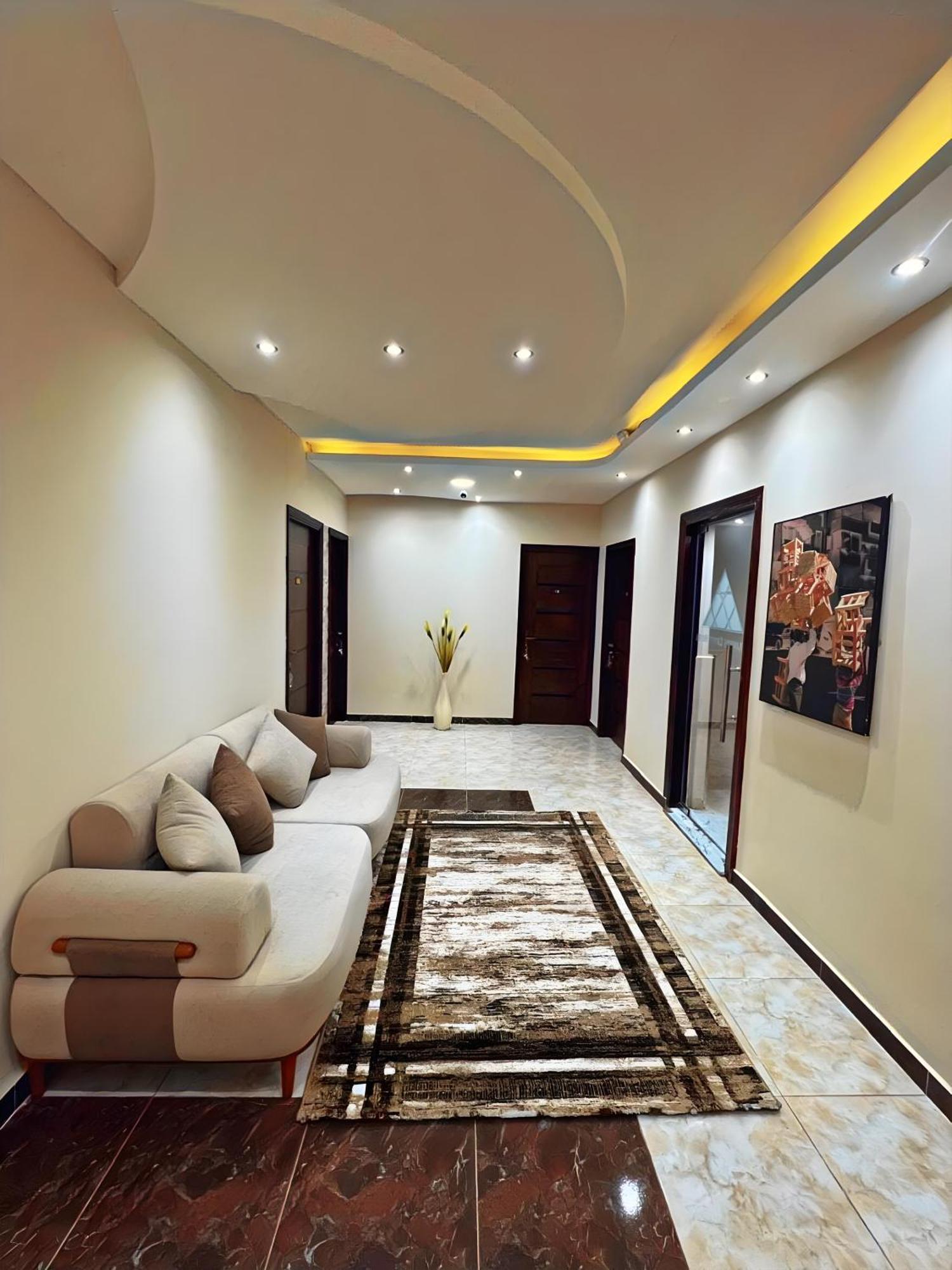 Hotel Pharaohs Pyramids Crypt Cairo