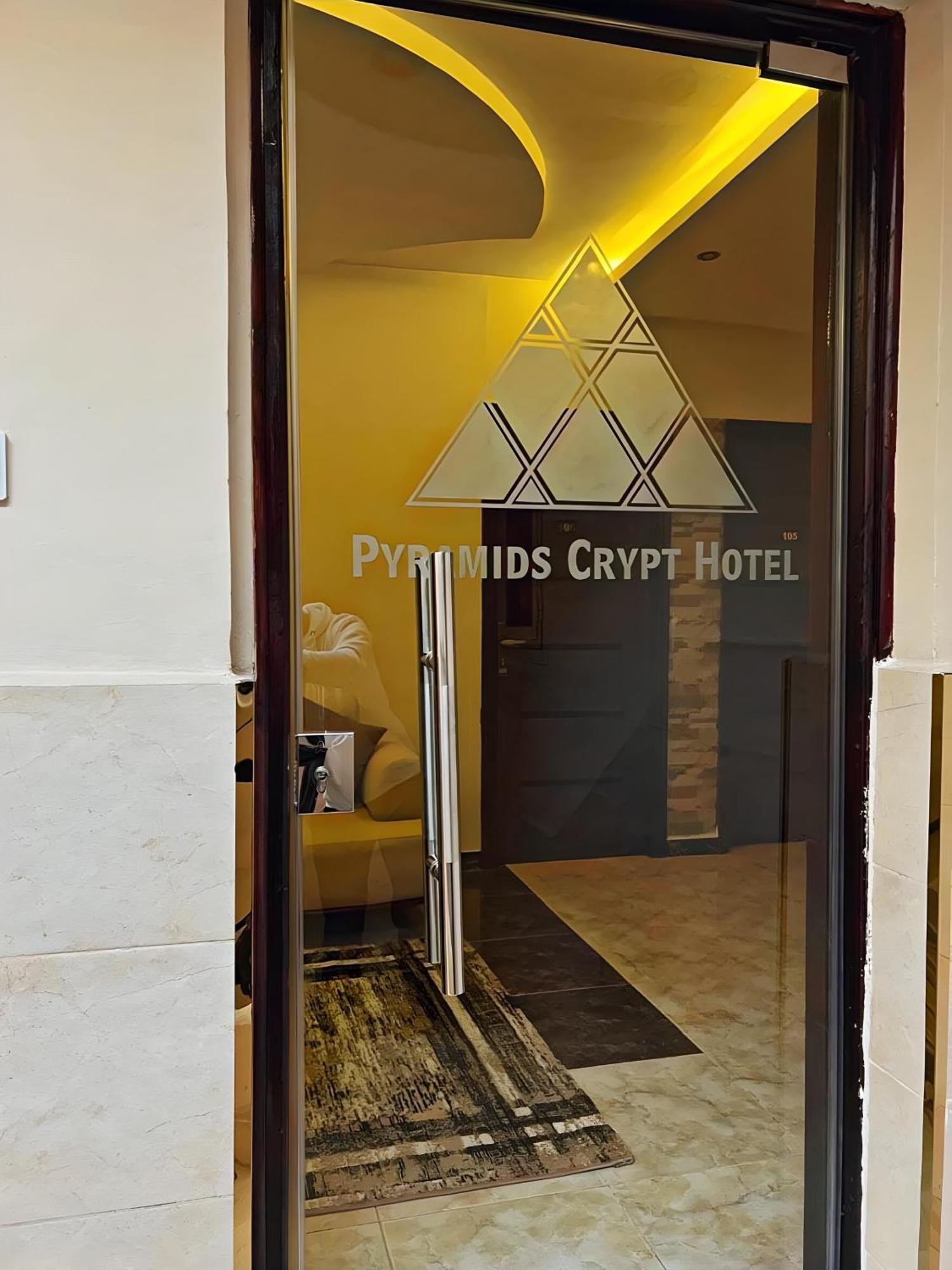Hotel Pharaohs Pyramids Crypt