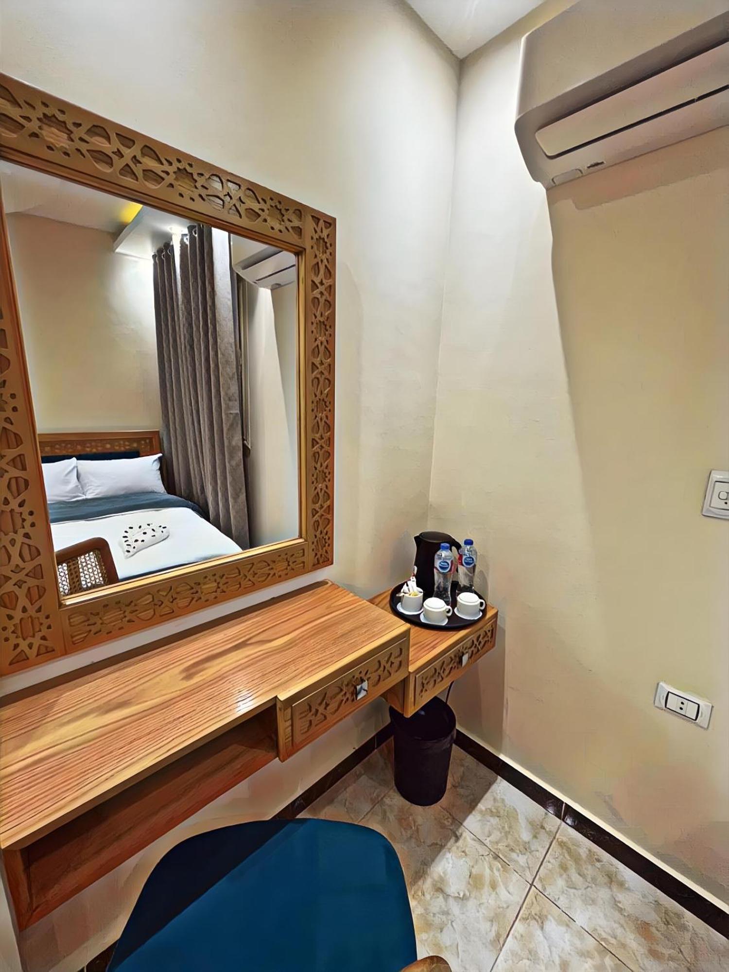 Pharaohs Pyramids Crypt Hotel Cairo