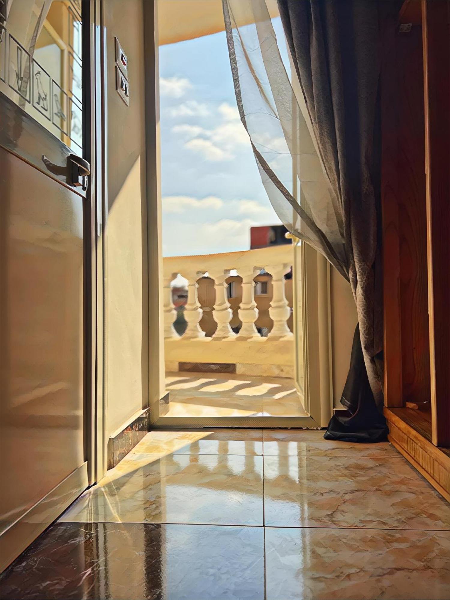 Pharaohs Pyramids Crypt Hotel 5*
