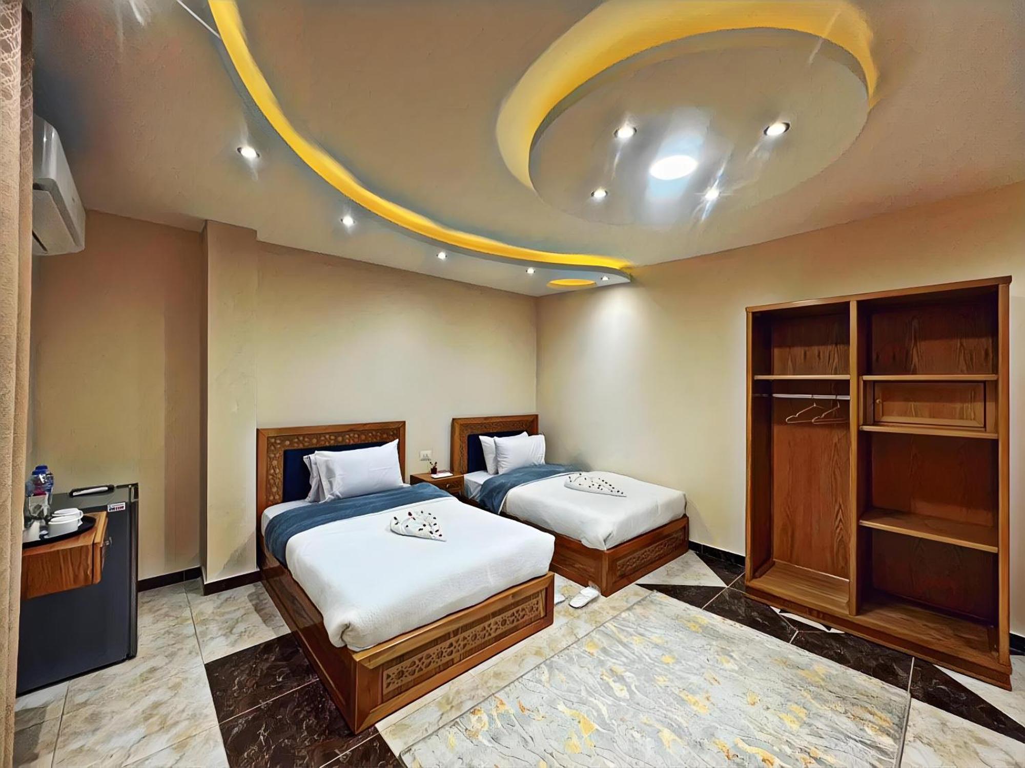 Pharaohs Pyramids Crypt Hotel Cairo