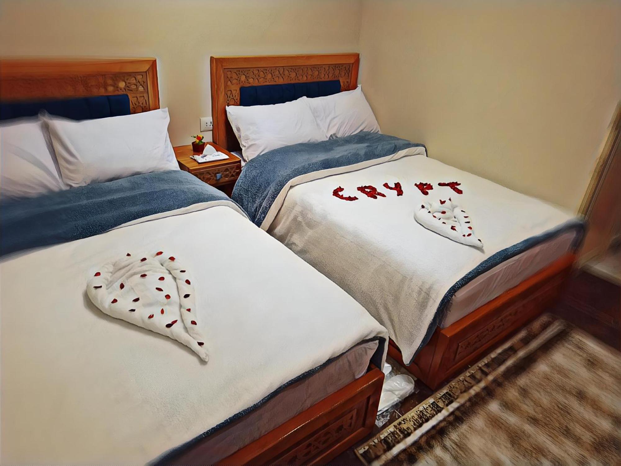 Pharaohs Pyramids Crypt Hotel Cairo