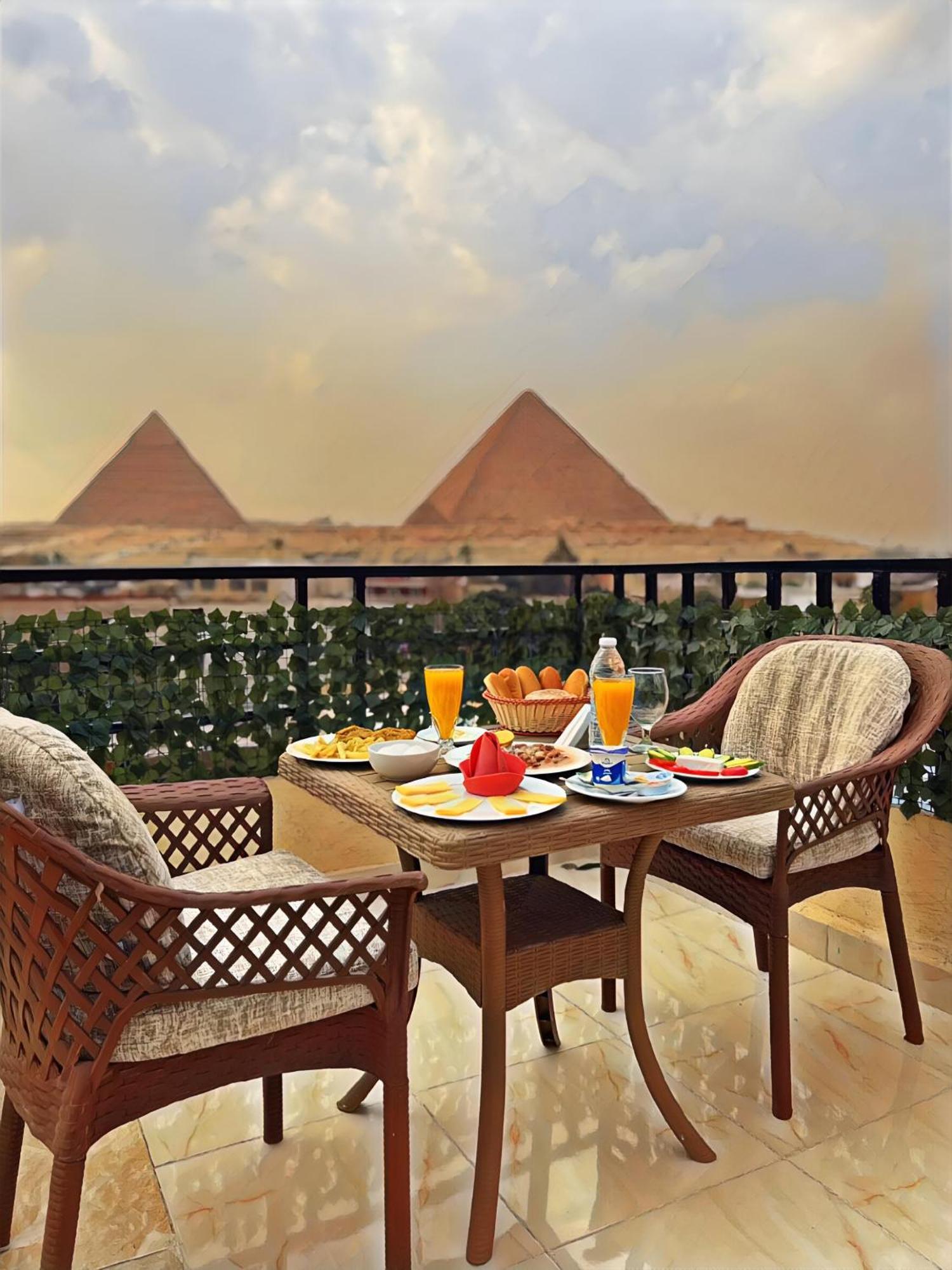 Hotel Pharaohs Pyramids Crypt