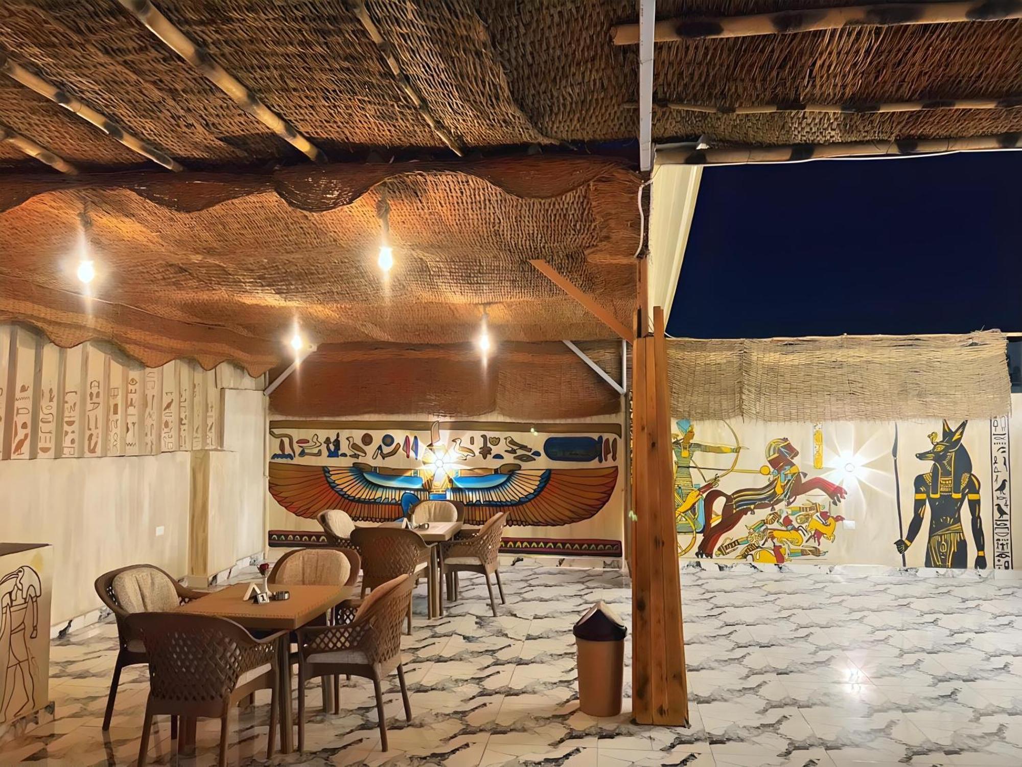 Hotel Pharaohs Pyramids Crypt